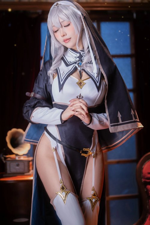 Shirogane noel Nun
