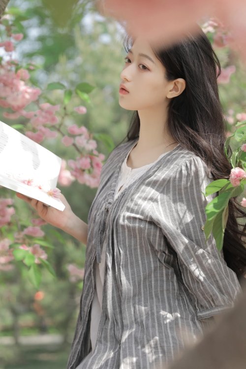 YITUYU艺图语 落花有时 徐嘉悦