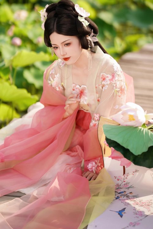误入藕花深处 魚小鯉