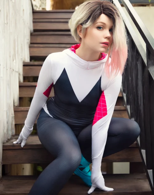 Caticornplay Gwen Stacy
