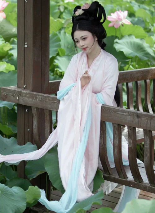 别有娉婷 谨陬捌
